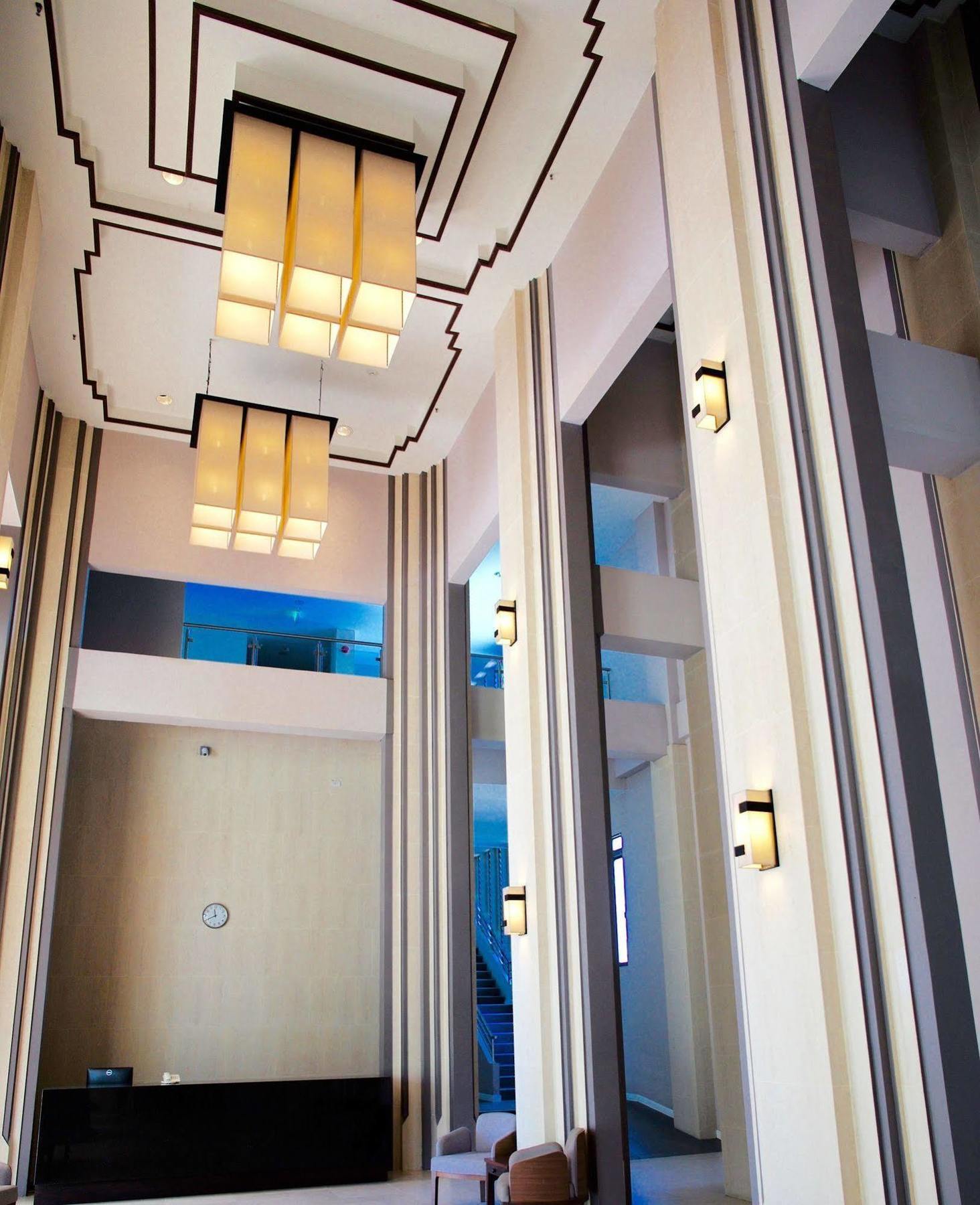 J. Park Hotel 春武里 外观 照片