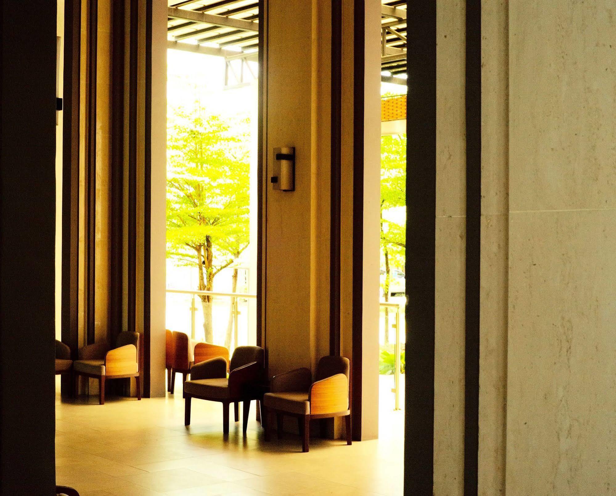 J. Park Hotel 春武里 外观 照片