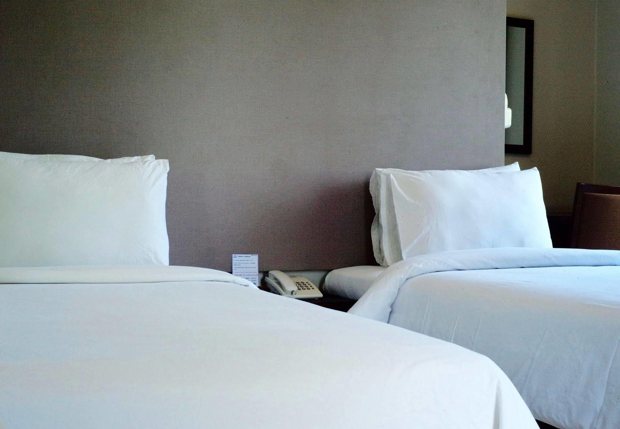 J. Park Hotel 春武里 外观 照片